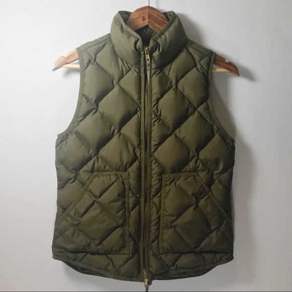 J. Crew Jackets & Blazers - J. CREW Army Green Puffer Vest with Pockets